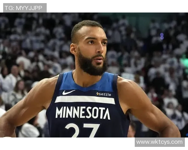 字母哥与戈贝尔的巅峰对决谁能在NBA赛场上笑到最后